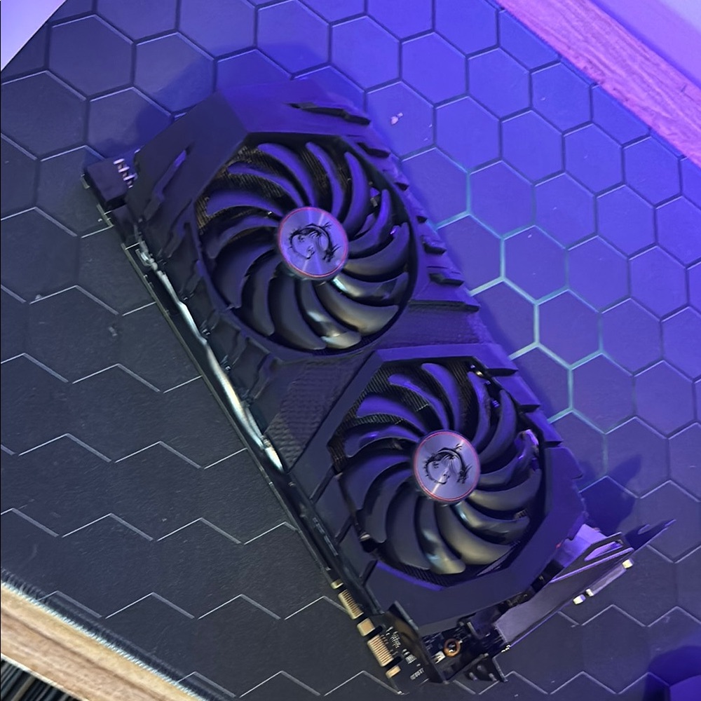 MSI GTX 1080 8gb (Casing painted black)